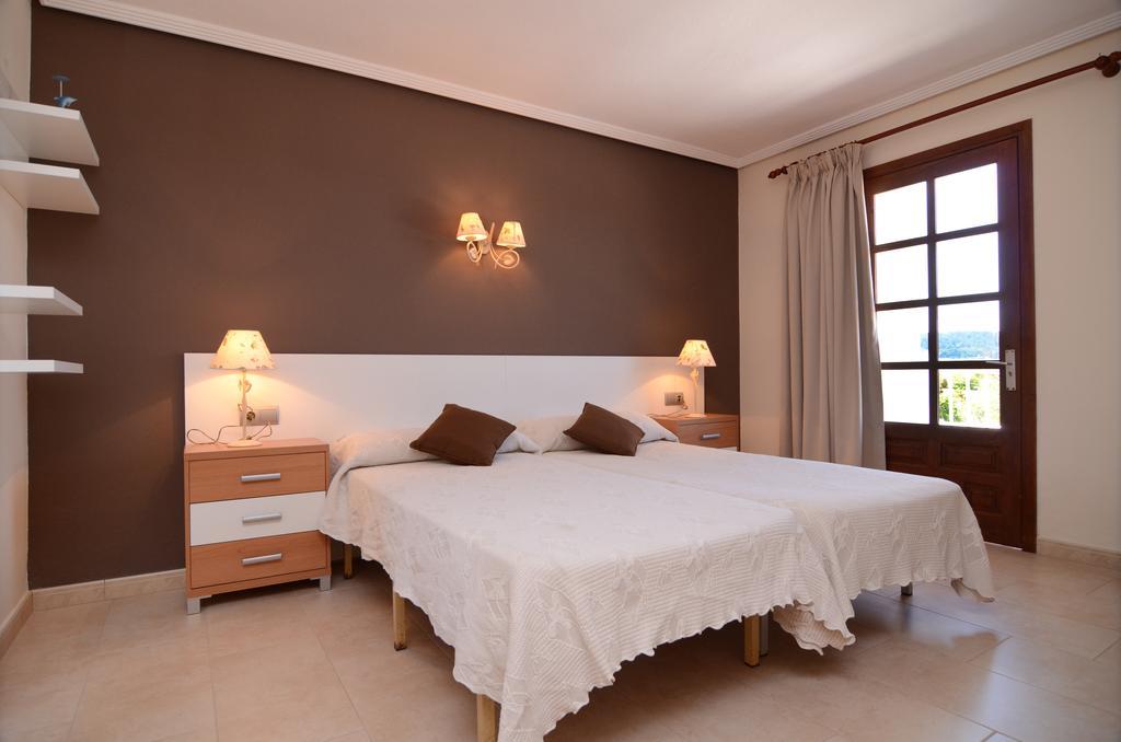 Hostal Cala Boix Es Cana Стая снимка