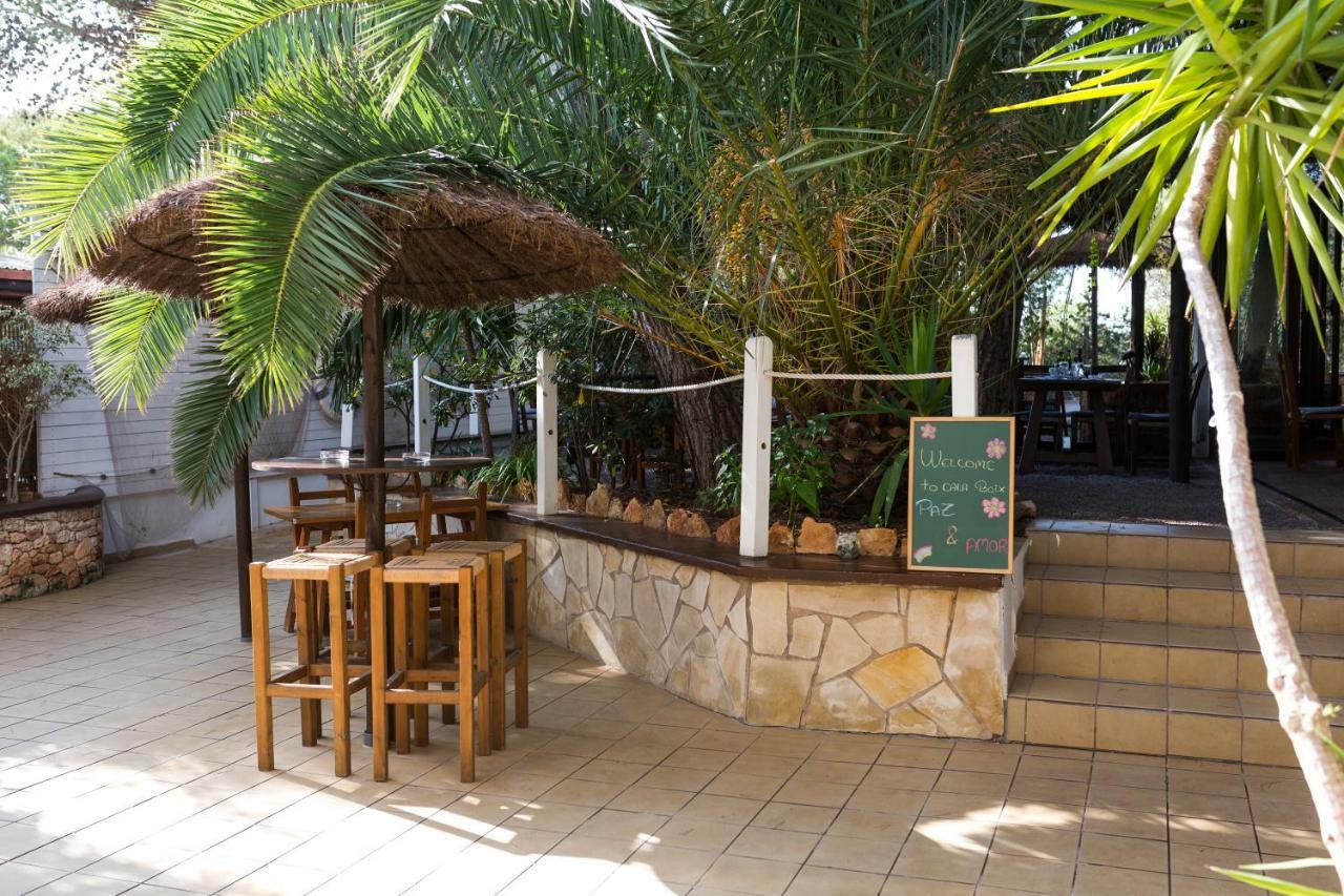 Hostal Cala Boix Es Cana Екстериор снимка